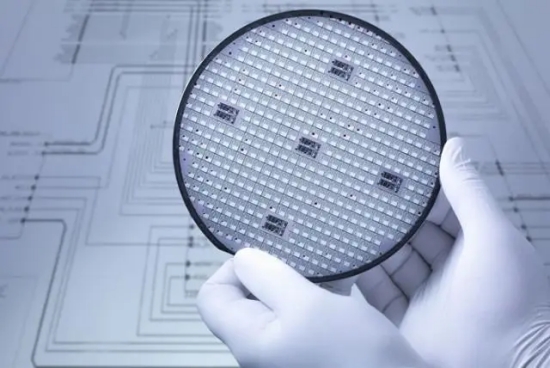晶圓代工廠成熟工藝廠商明年Q1報(bào)價(jià)大幅下調(diào), 芯片制造設(shè)備或?qū)⑦M(jìn)入價(jià)格戰(zhàn)時(shí)代。