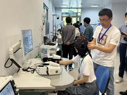 我國首個將腦機(jī)接口技術(shù)應(yīng)用于臨床的病房成立，由天壇醫(yī)院聯(lián)合國內(nèi)多家科研機(jī)構(gòu)共建